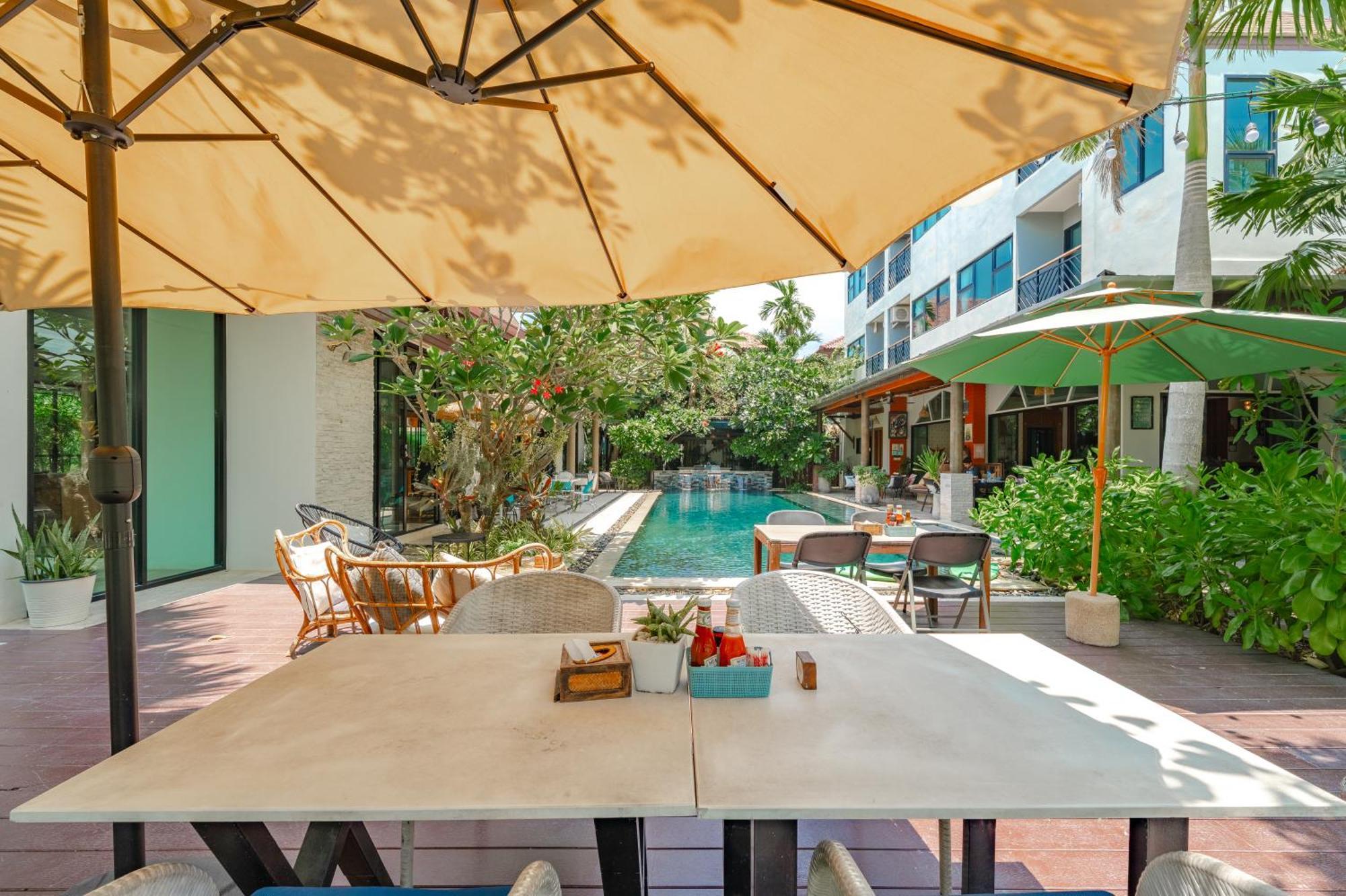 Coco Paradiso Phuket Sha Exterior foto